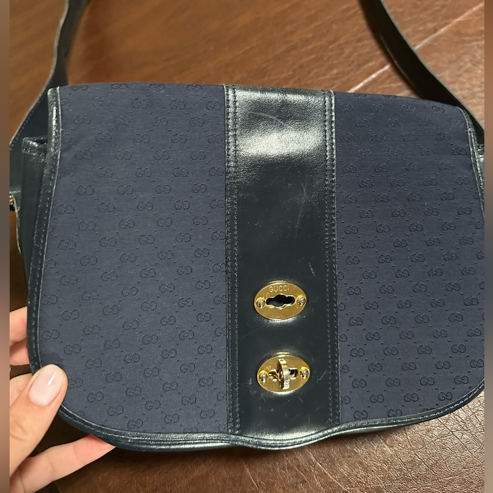 VINTAGE AUTHENTIC GUCCI CROSSBODY BAG